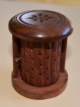 Räucherkegelhalter Sheesham Holz - Rosenholz Fäßchen